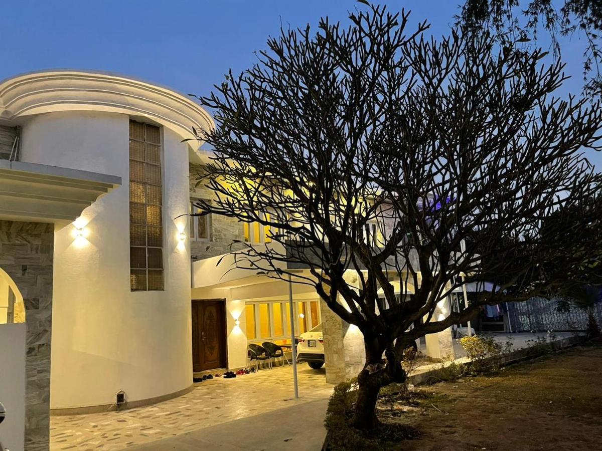 Laca Sa Lodge Opp Canturus Mall Исламабад Екстериор снимка