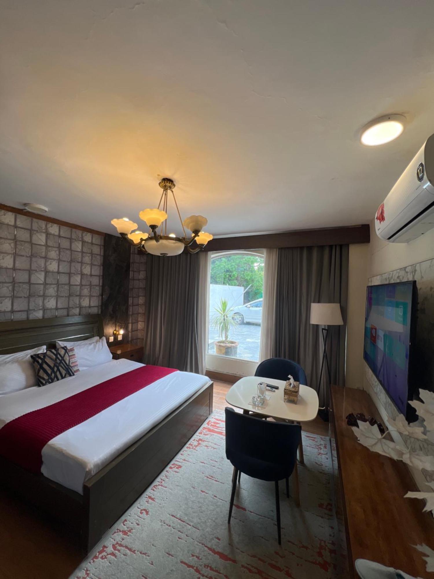 Laca Sa Lodge Opp Canturus Mall Исламабад Екстериор снимка