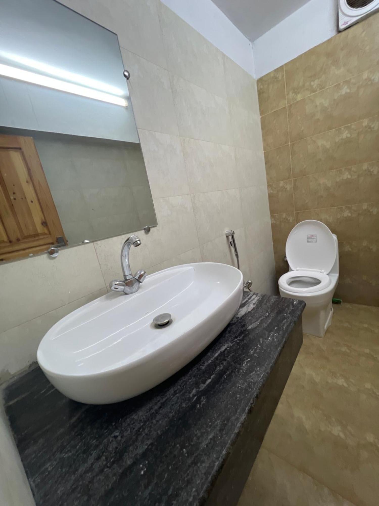 Laca Sa Lodge Opp Canturus Mall Исламабад Екстериор снимка